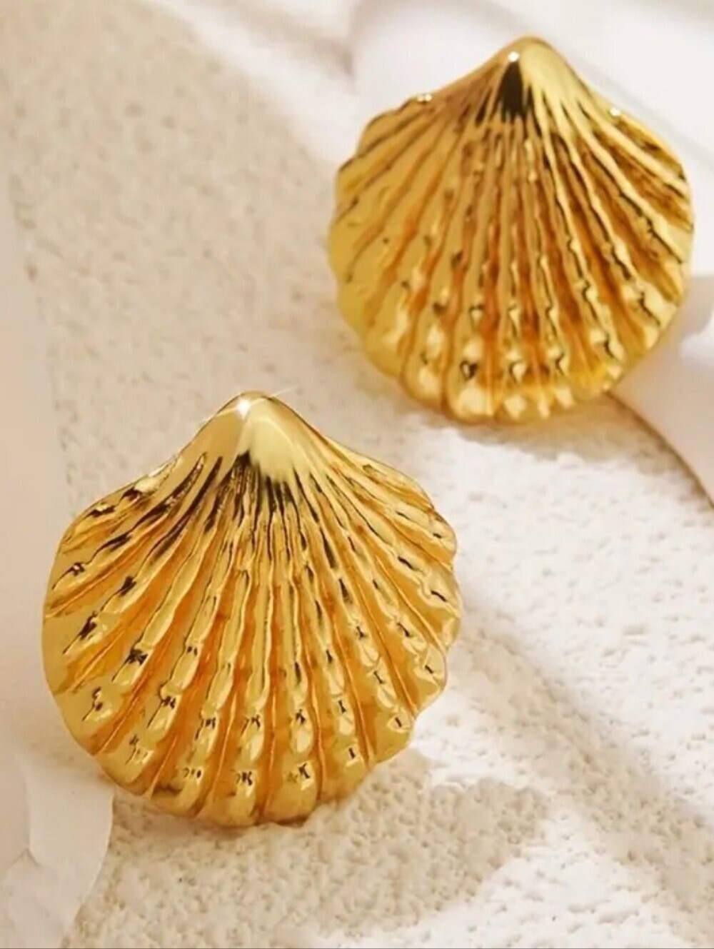 New! Staielss Steel Gold Plated  Shell Stud Earrings - Elegant Women’s Jewelry